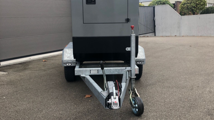 Speciaalbouw aanhanger Hotra Aksa Generator 1