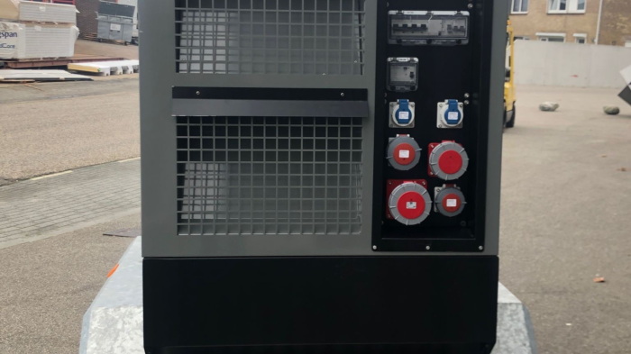 Speciaalbouw aanhanger Hotra Aksa Generator 3